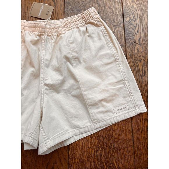 Patagonia 4” Funhoggers Shorts White Undyed Natural Women’s Size Medium - Picture 2 of 6